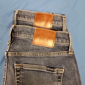 2 pairs of Hollister Jeans 30x32